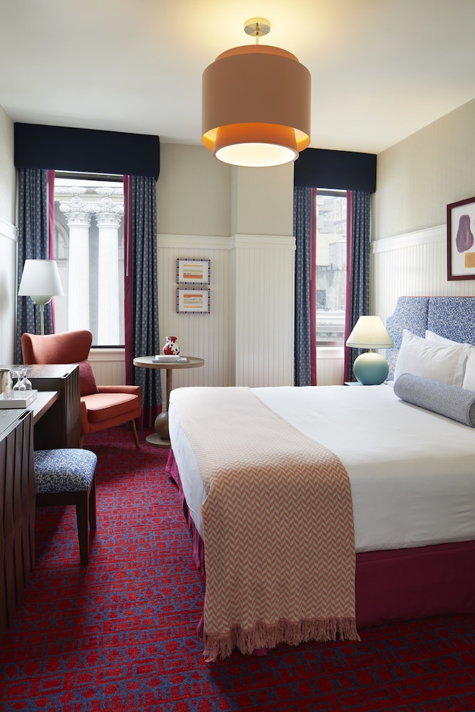 Premium Room, 1 King Bed - Photo 1