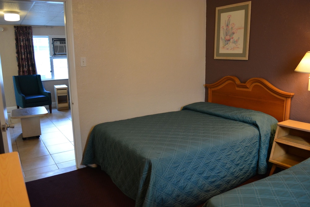 Grand Apartment, 2 Bedrooms, Kitchen, Pool View photo 3