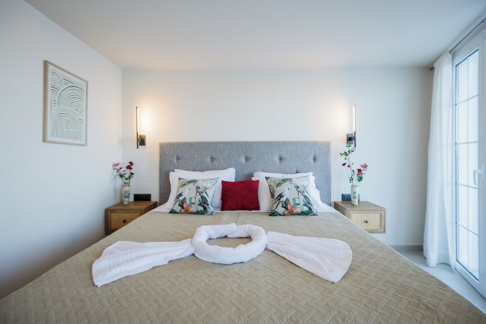 Superior Apartment, 2 Bedrooms, Harbor View