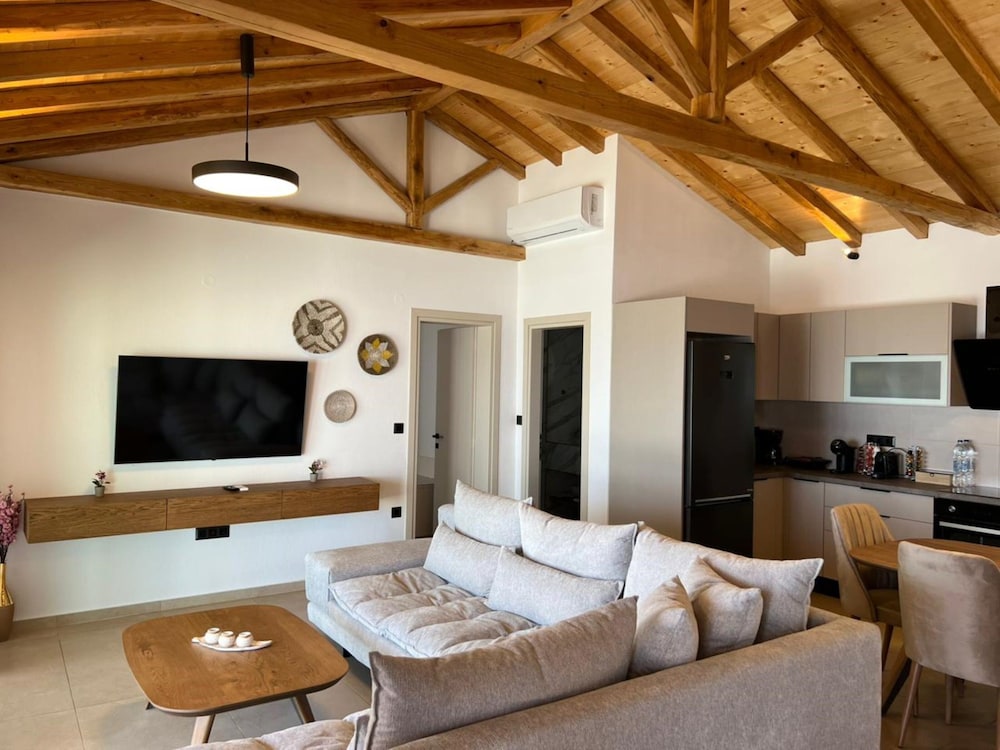 Luxury Villa, 2 Bedrooms, Sea View photo 3