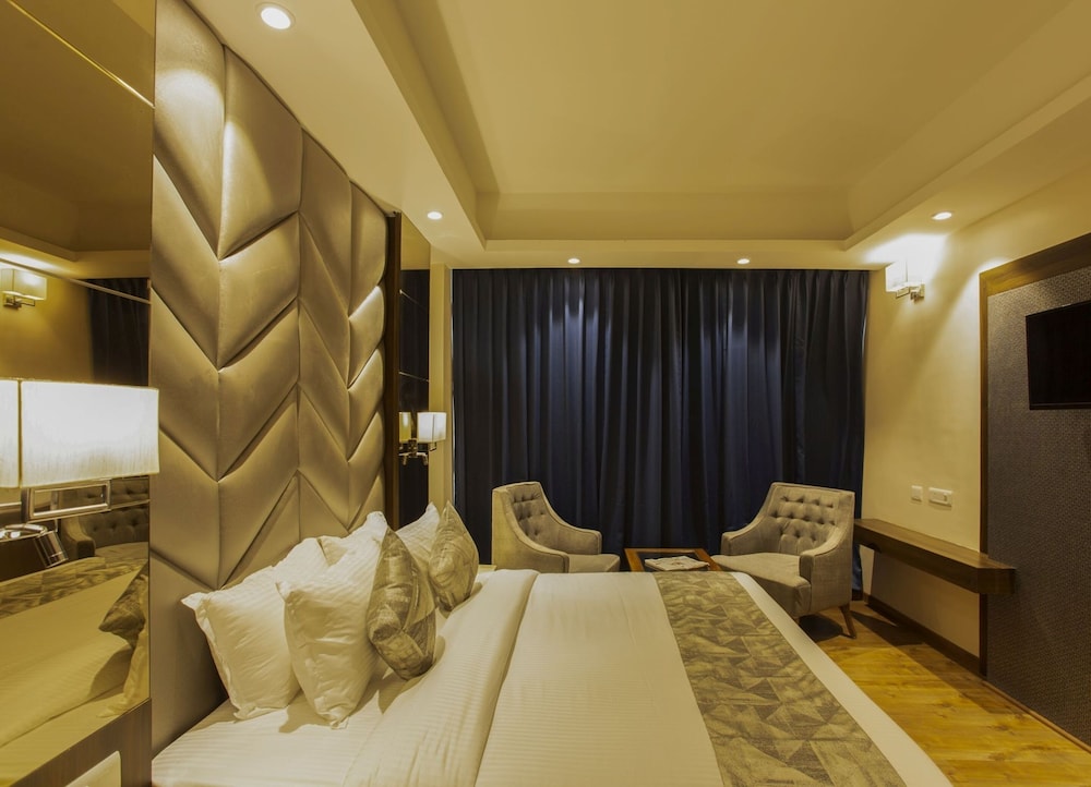 Premier Room, 1 Double Bed - Photo 9