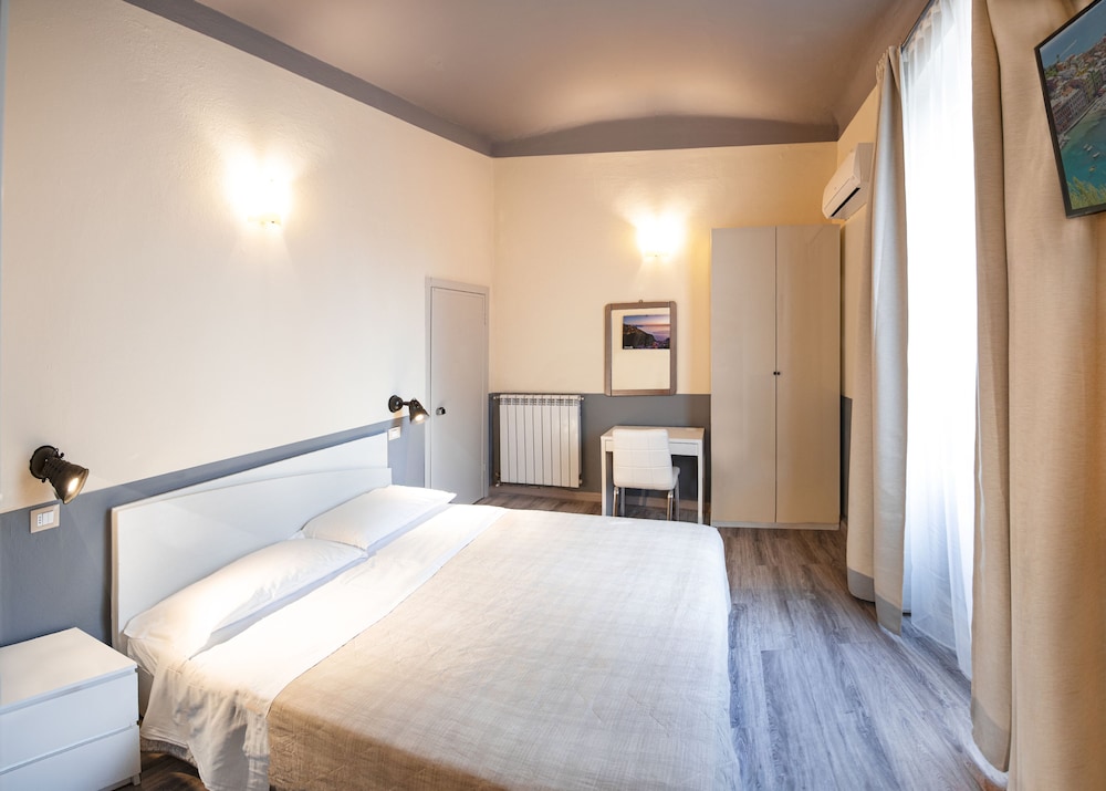 Double Room - Photo 9