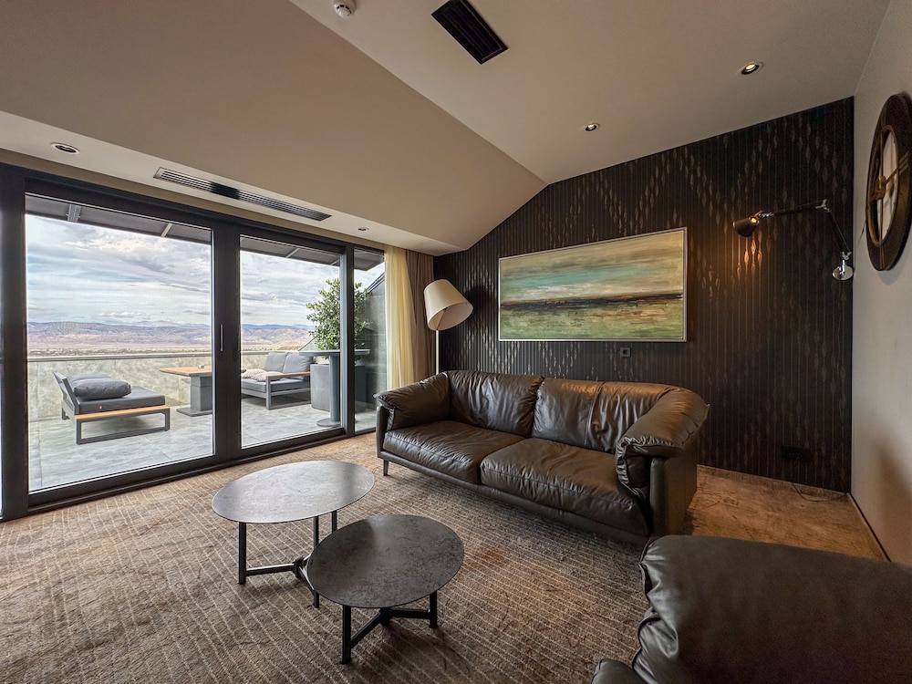 Royal Suite photo 1
