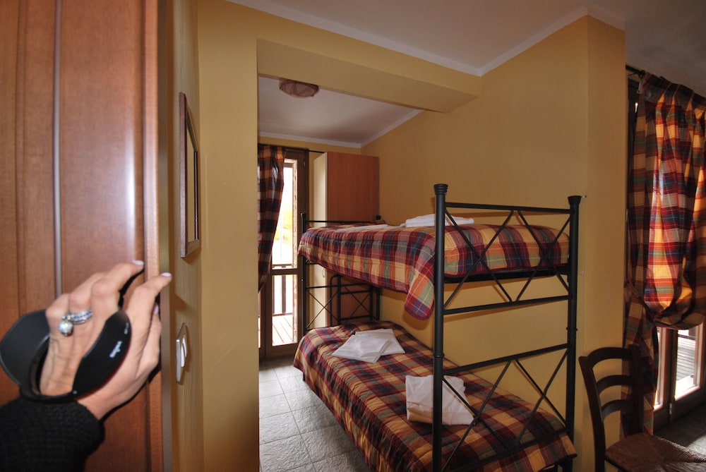 One bedroom apartment photo 2