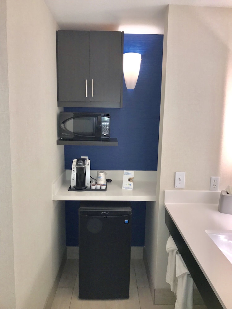 Standard Room, 2 Queen Beds, Accessible (Communications, Mobility, Access Tub) - Photo 3