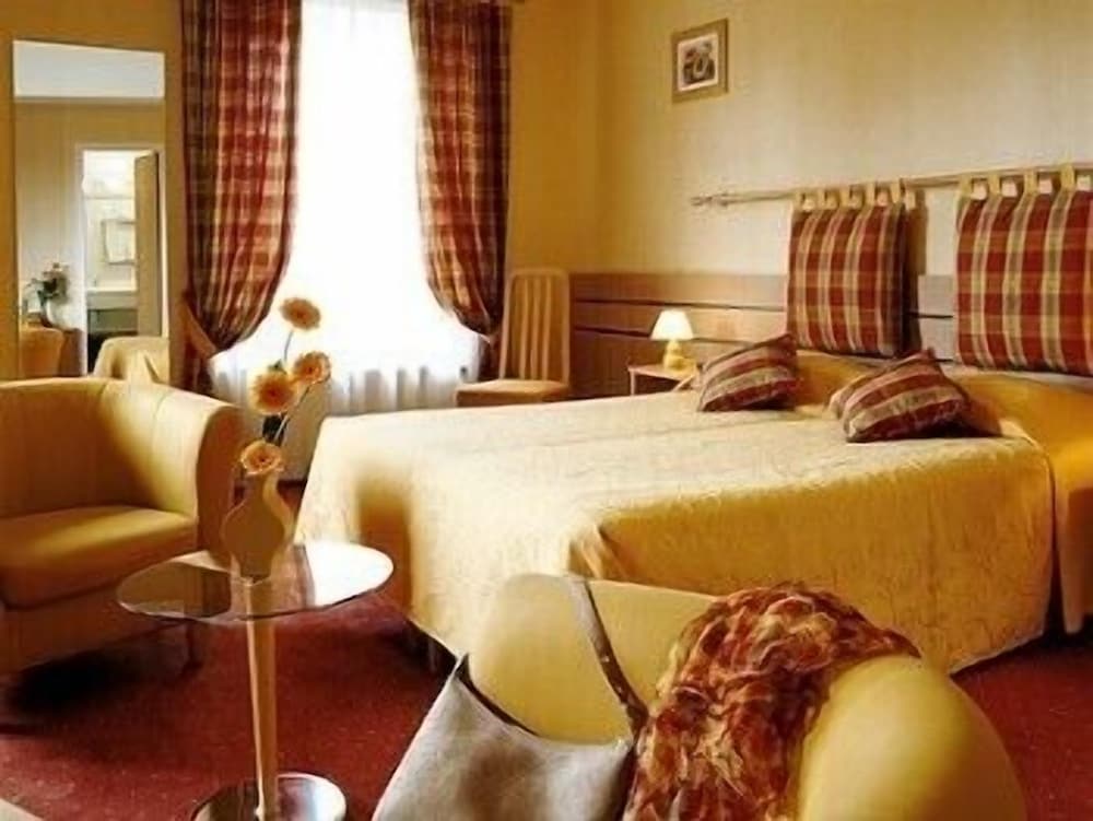 Standard Room, 2 Twin Beds photo 1