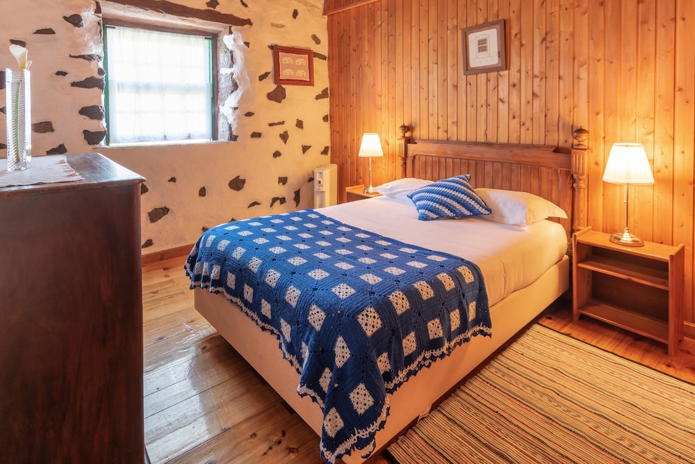 Traditional House, 6 Bedrooms photo 2