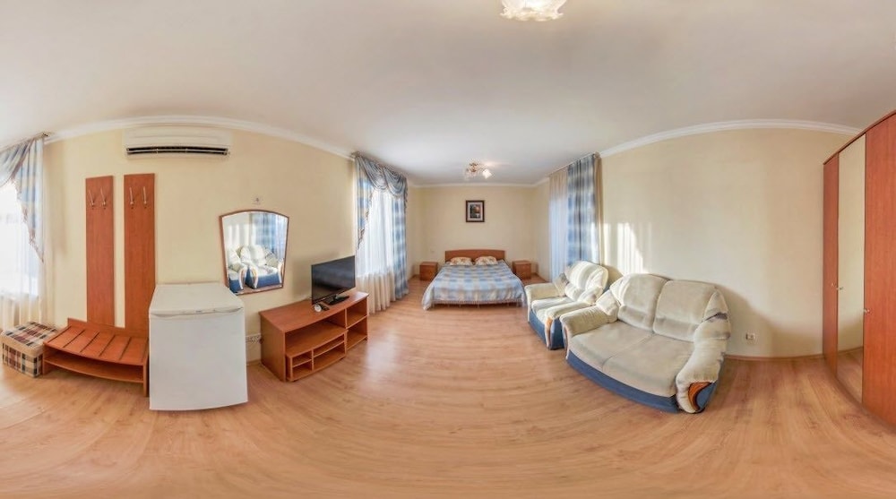 Family Room photo 1