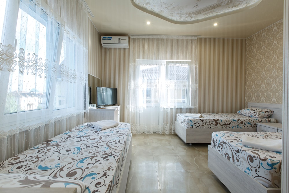 Traditional Triple Room, Balcony photo 2