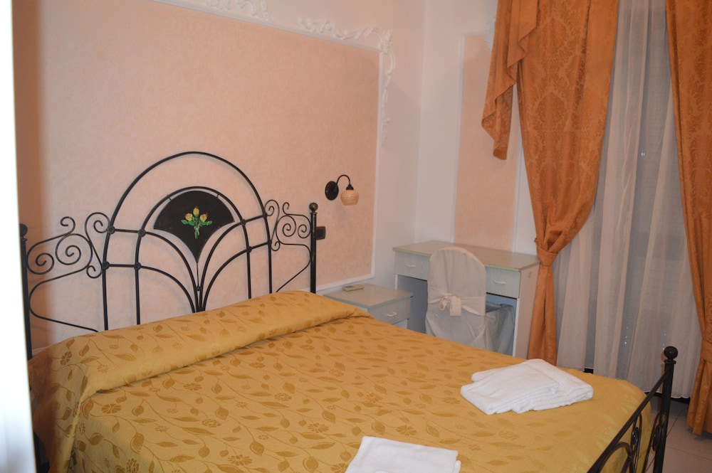 Basic Apartment, 2 Bedrooms, Accessible, Kitchenette photo 2
