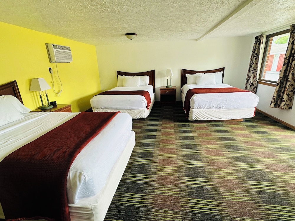 Suite, Multiple Beds