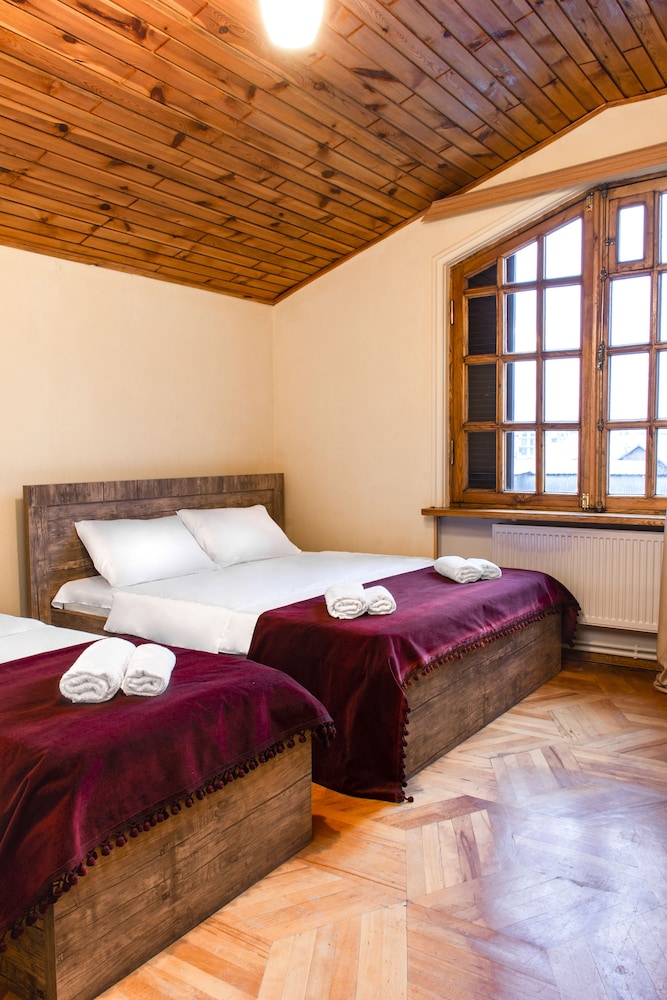 Classic Triple Room, Multiple Beds, City View