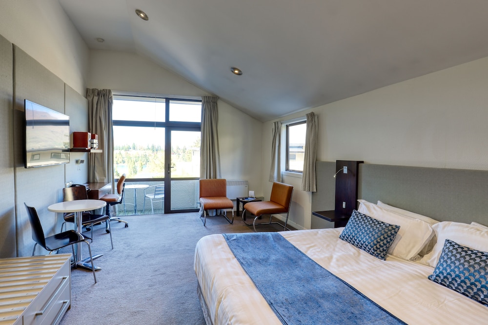 Studio Suite- King - Photo 1