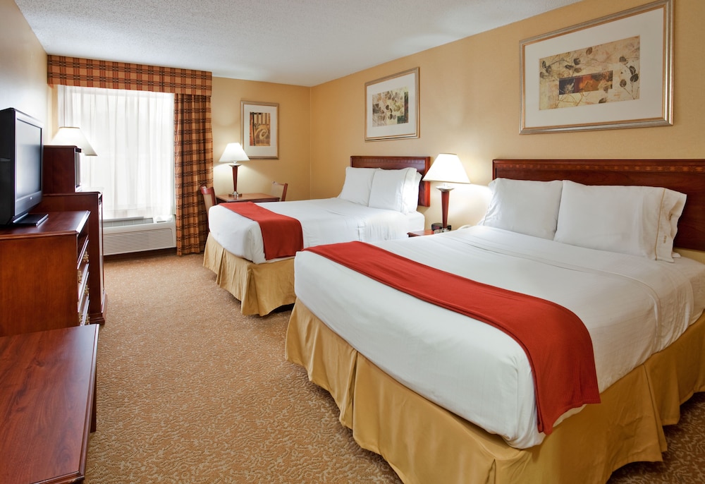 Standard Room, 2 Queen Beds - Photo 3