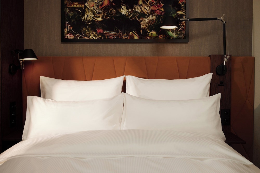 Room (THE ONE)