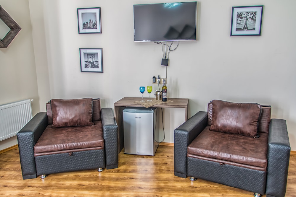 Family Room photo 1