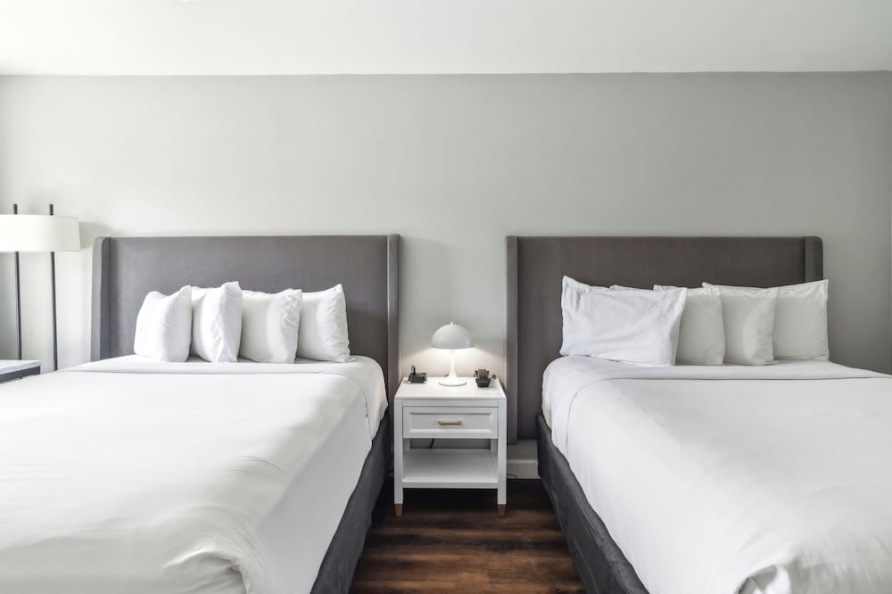 Standard Room, 2 Queen Beds, Accessible photo 3