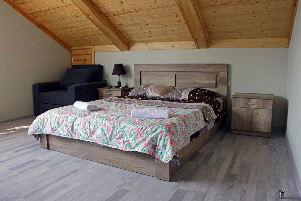 Family Triple Room, 1 Queen Bed With Sofa Bed, Mountain View, Mountainside photo 3
