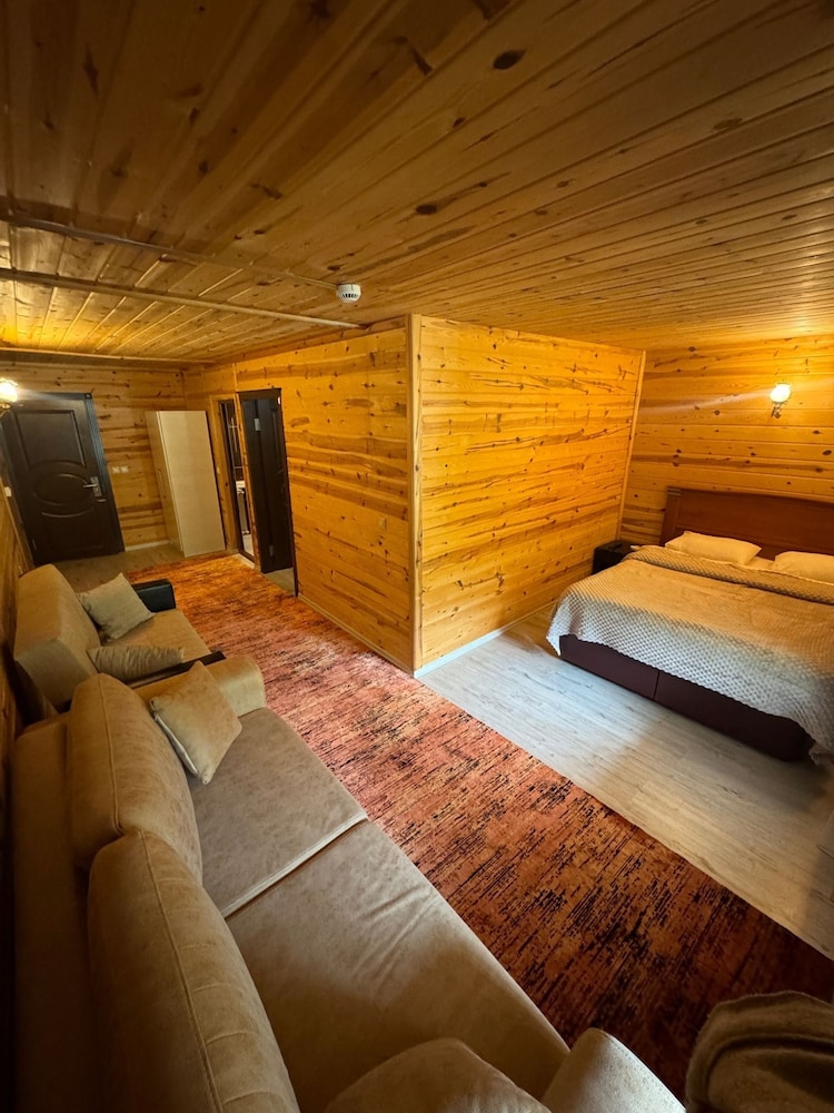 Family Tree House, 1 Bedroom, Smoking, Mountain View photo 1