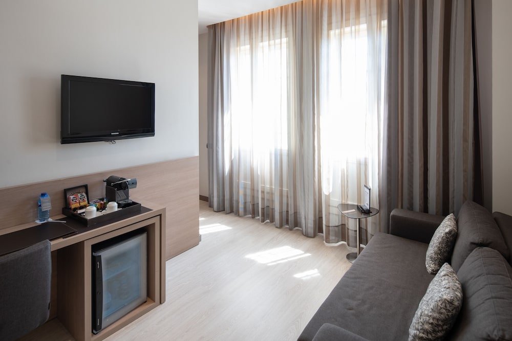 Superior Double or Twin Room, Terrace (Single Use)