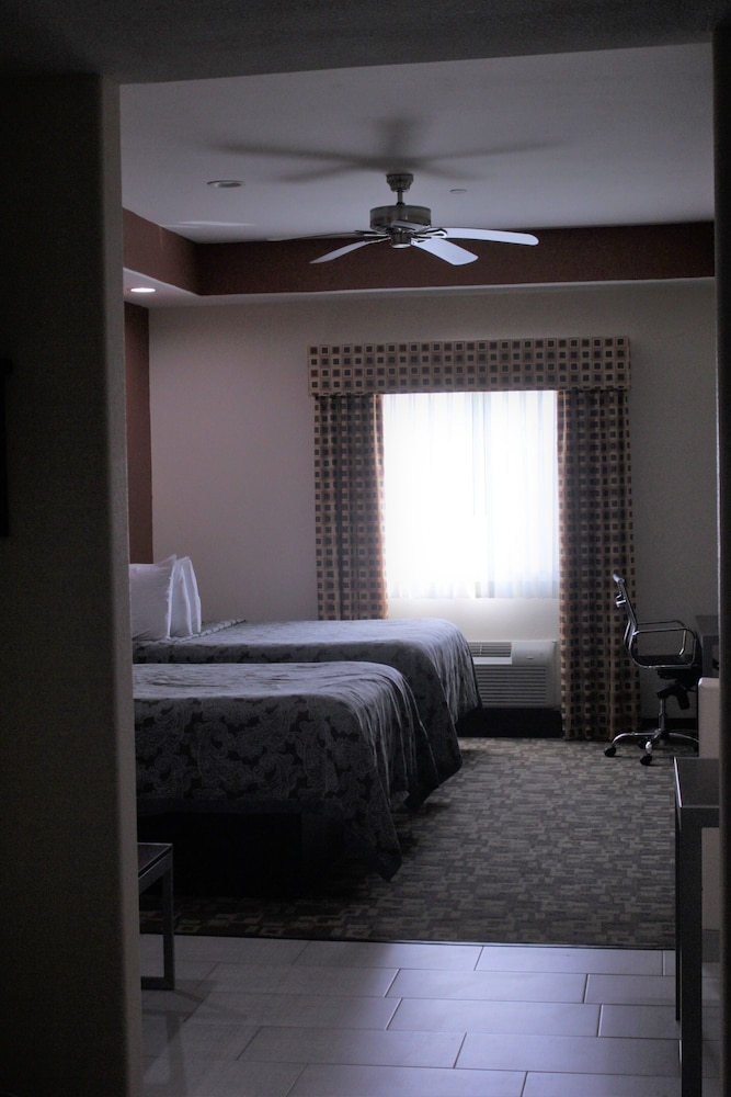 Suite, 2 Queen Beds, Non Smoking (Pet Free) - Photo 2