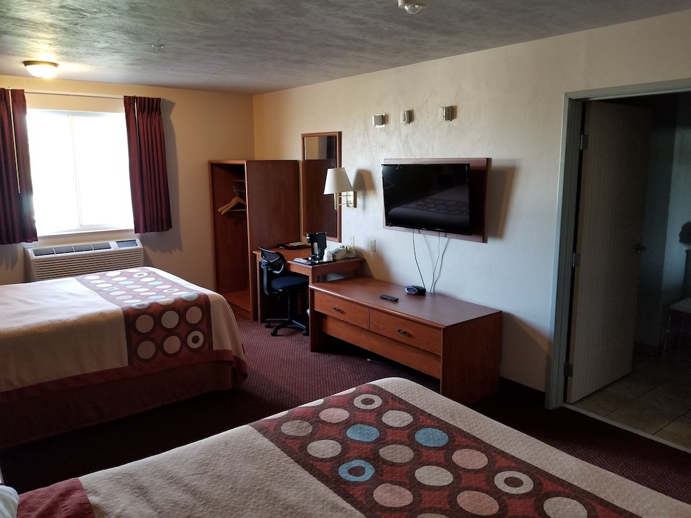 Standard Room, 2 Queen Beds, Accessible - Photo 4