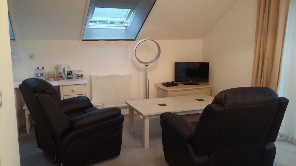 Super King En Suite, First Floor photo 2