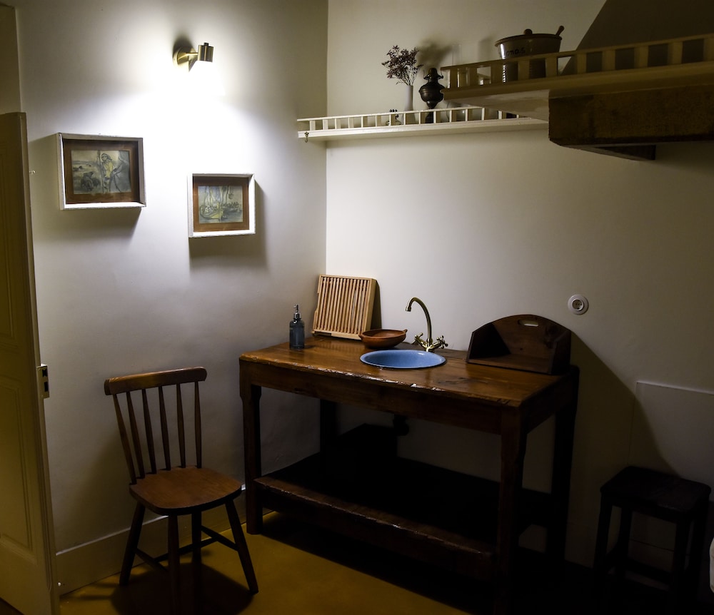 Family Room - Photo 4