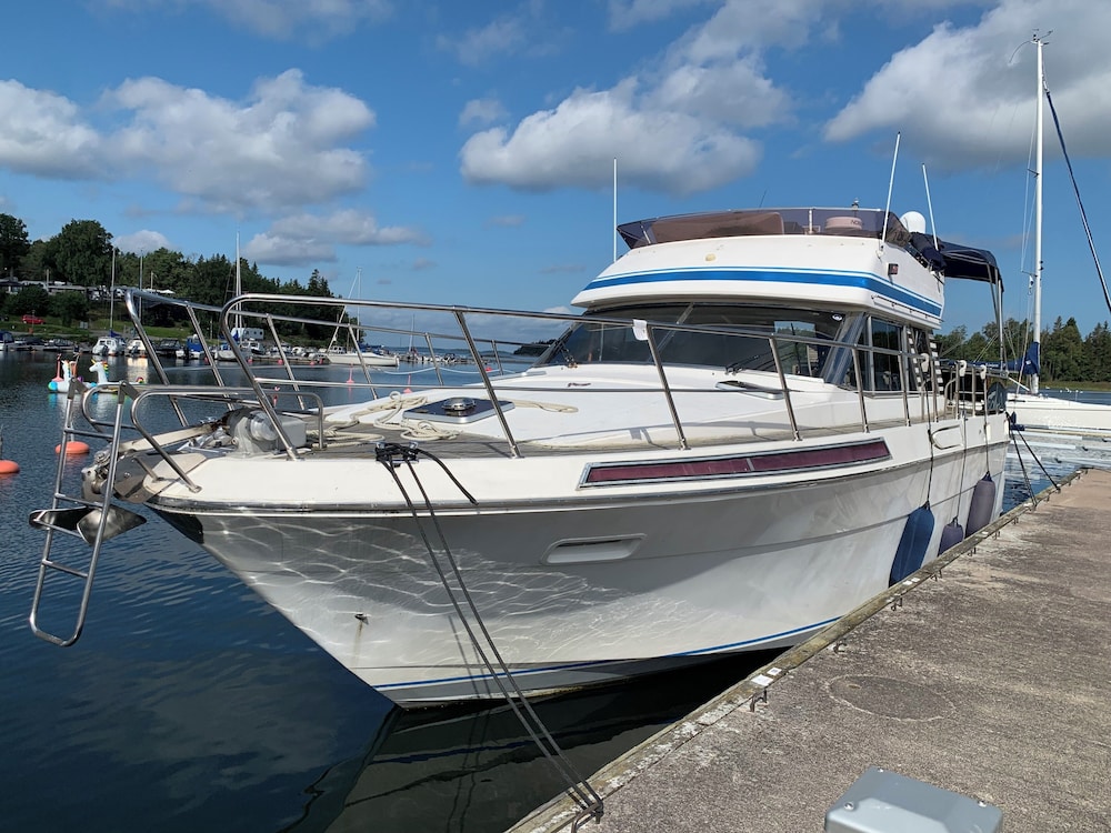 Boat with sea view photo 2