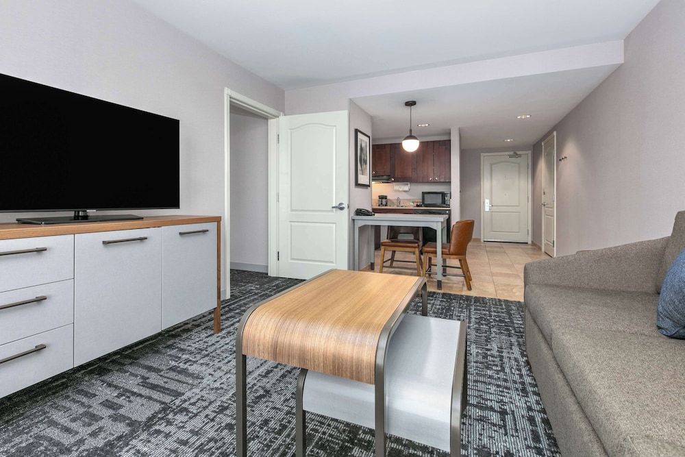 Suite, Accessible, Non Smoking - Photo 2