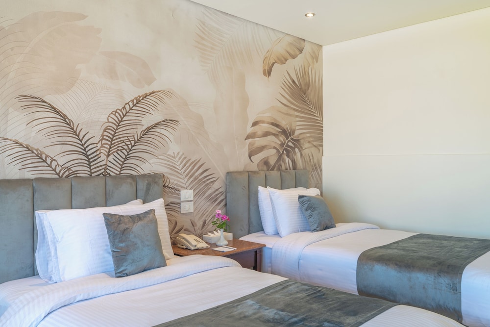 Comfort Family Room photo 1