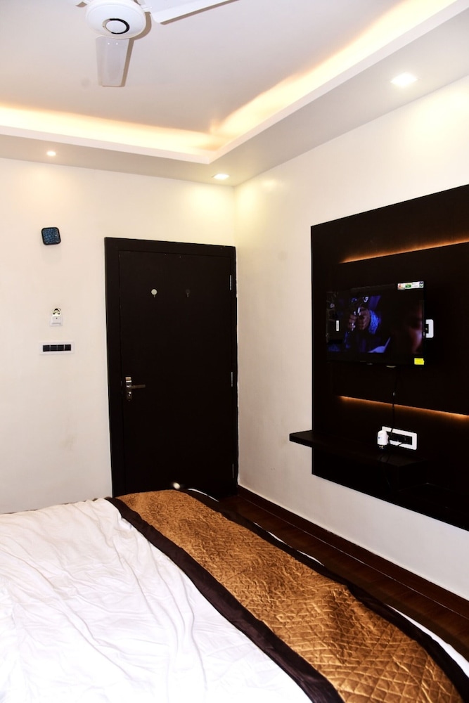 Deluxe Double Room, City View