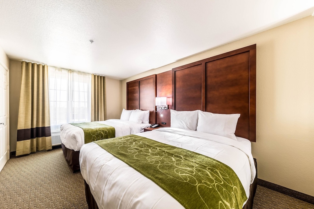 Suite, Multiple Beds, Non Smoking photo 2
