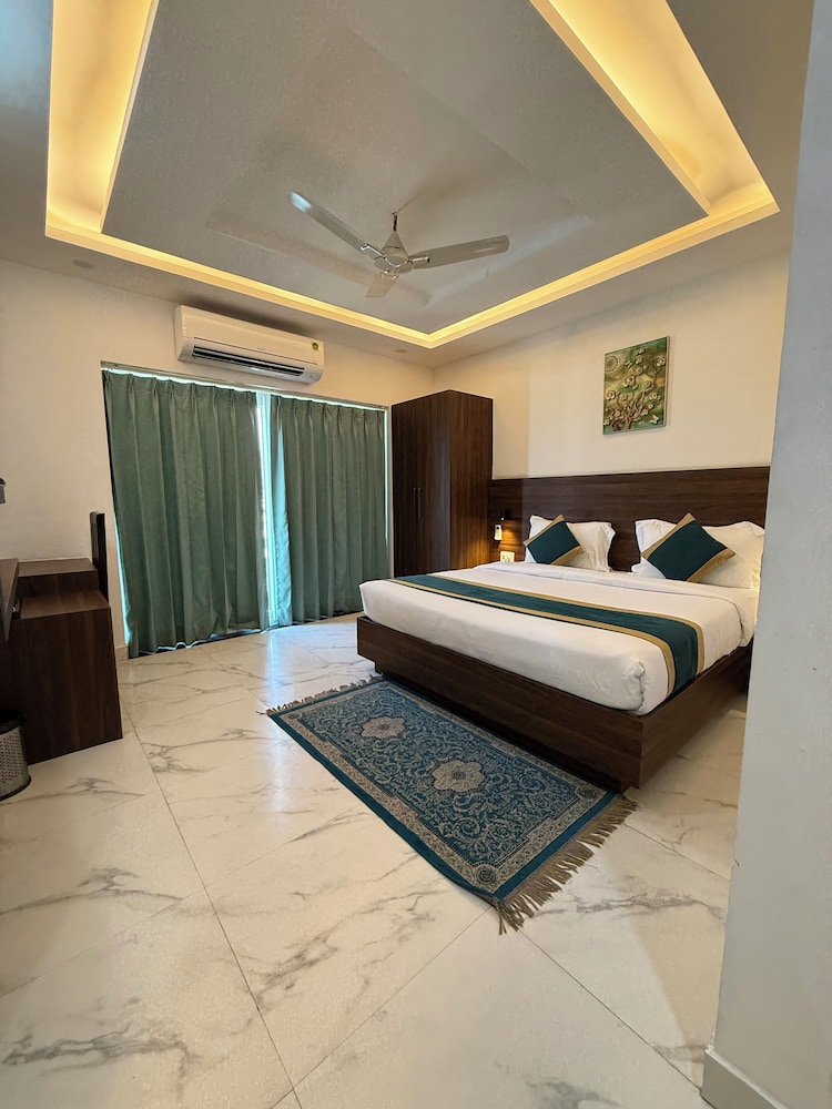 Deluxe Room - Photo 1