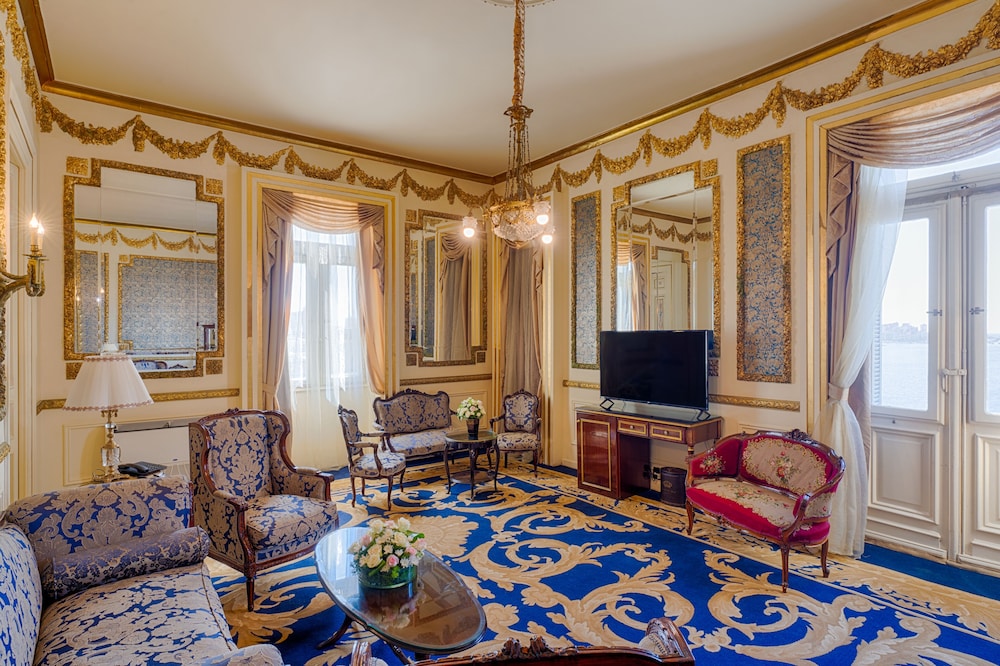 Golden Royal Suite Direct Sea View - Photo 8