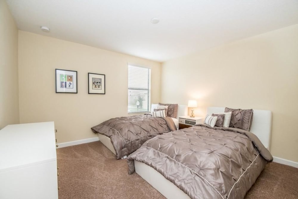 House, Multiple Beds (Amazing Champions Gate 8 Bedroom 5 Ba)