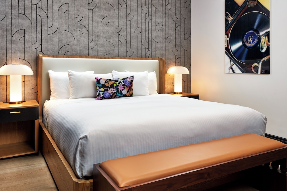 Junior Suite, 1 King Bed (All New) thumbnail 6