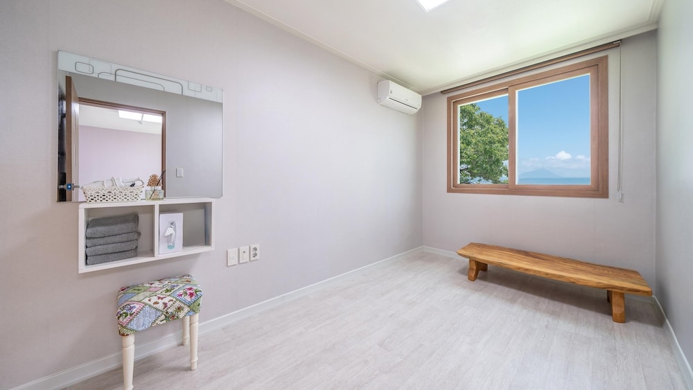 Basic Room, 2 Bedrooms (F1) photo 2