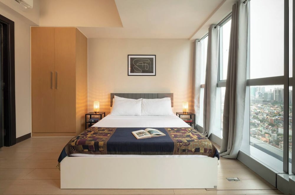 Luxury Apartment, City View