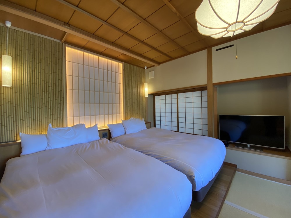 Japanese Twin Room "KOKONOE" with Open Air Bath, Non Smoking photo 2