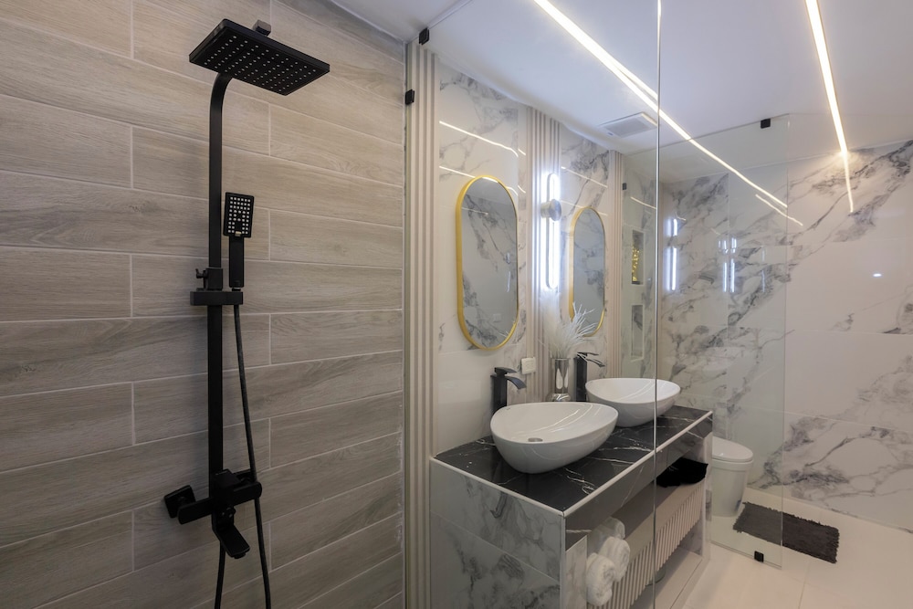 Junior Suite with Sea View thumbnail 5