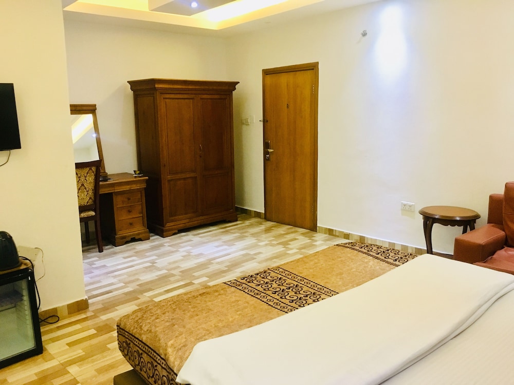 Deluxe Room - Photo 4