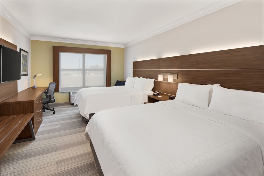 Standard Room, 2 Queen Beds, Accessible (Mobility Tub) - Photo 1
