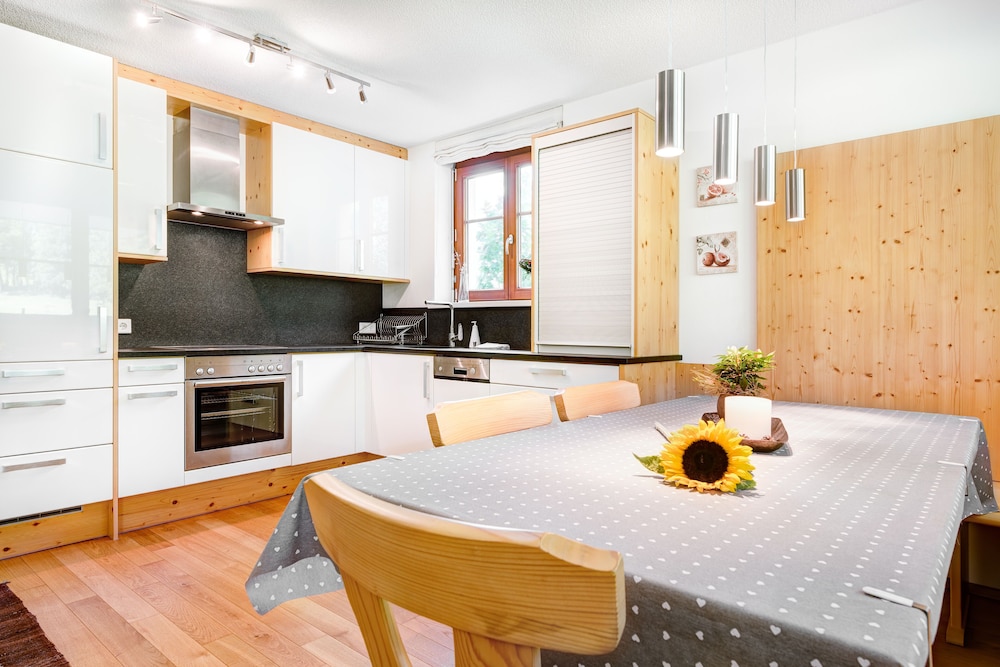 Apartment Füchsle (incl. Cleaning Fee, City Tax & Laundry Package) photo 3