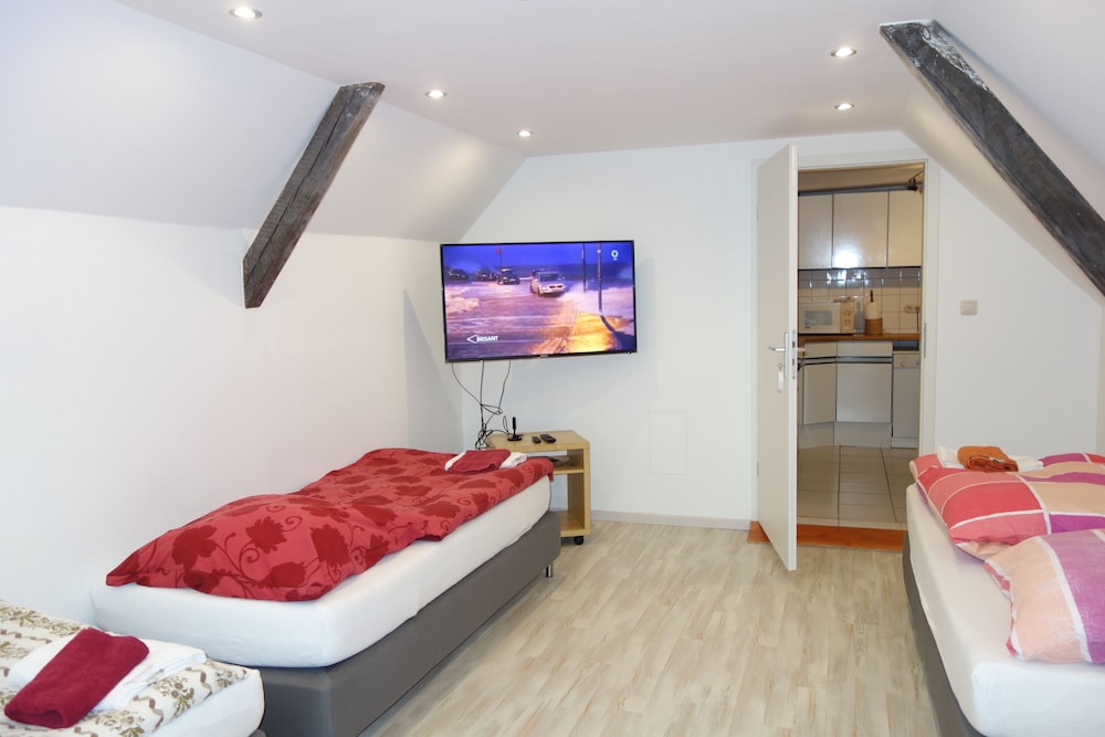 Classic Apartment, 3 Bedrooms, Garden View