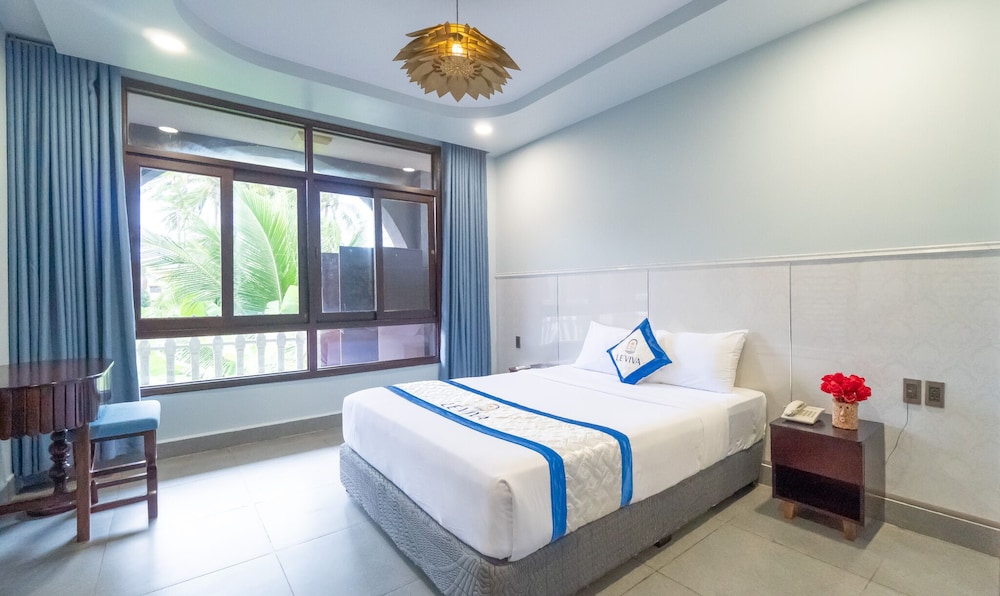 Family Room, 2 Bedrooms, Garden View - Photo 6