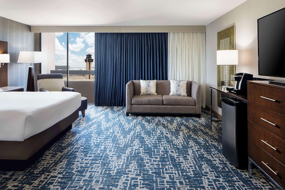 Junior Suite, 1 King Bed - Photo 1