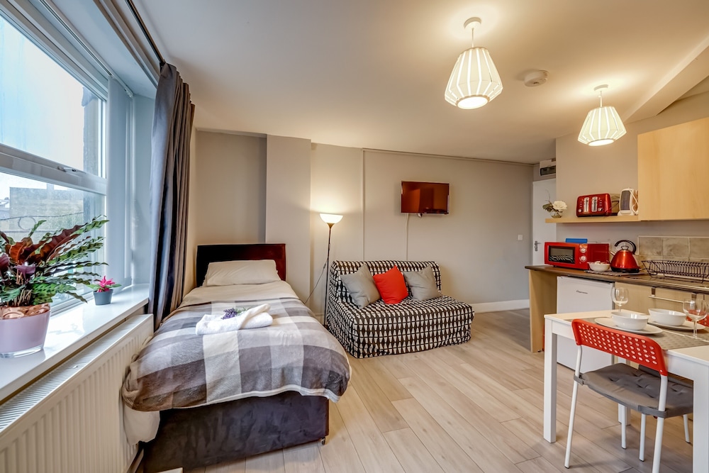 Studio Apartment 5 photo 2
