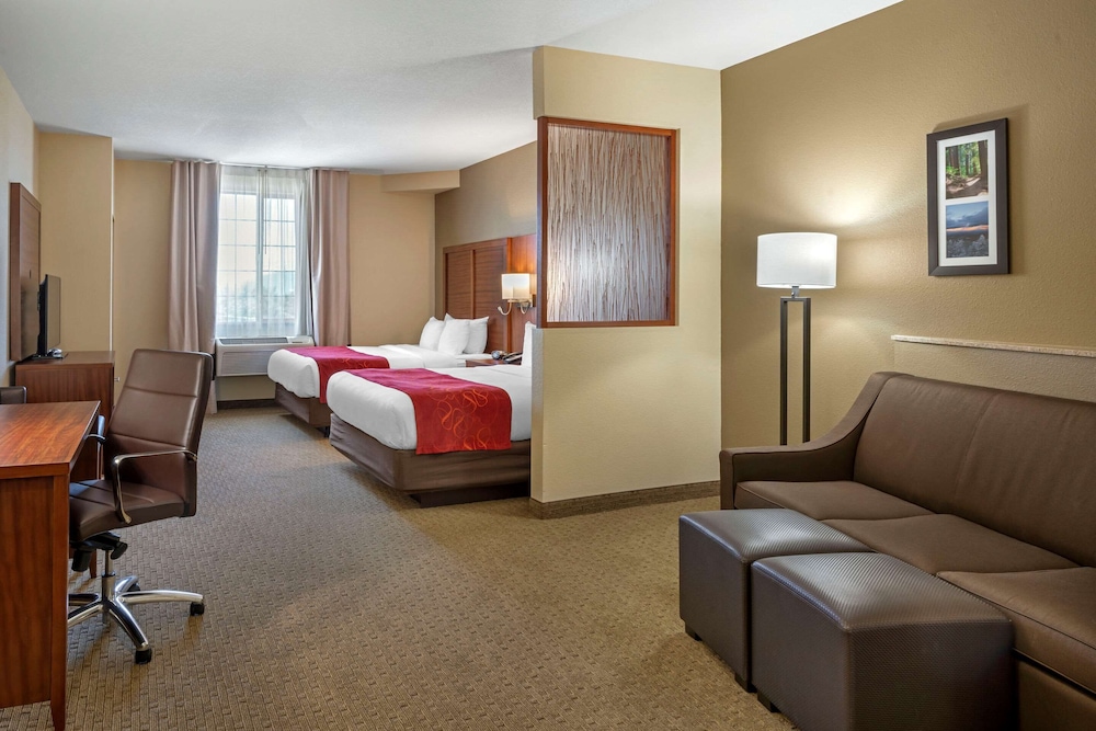 Suite, Multiple Beds, Non Smoking, Mountain View photo 1