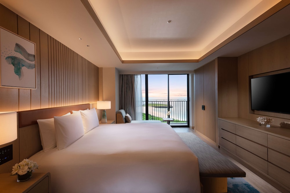 King Deluxe Suite photo 2